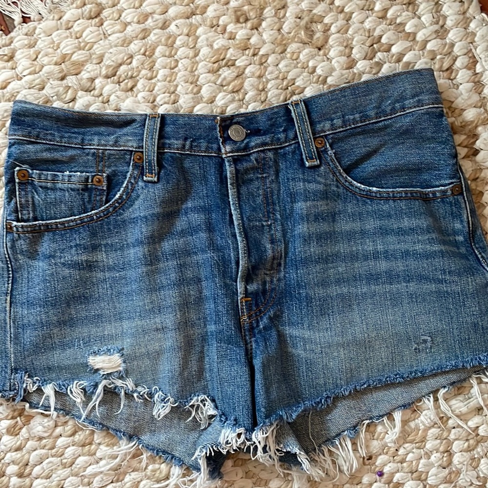 Levi’s 501 Cutoff Shorts